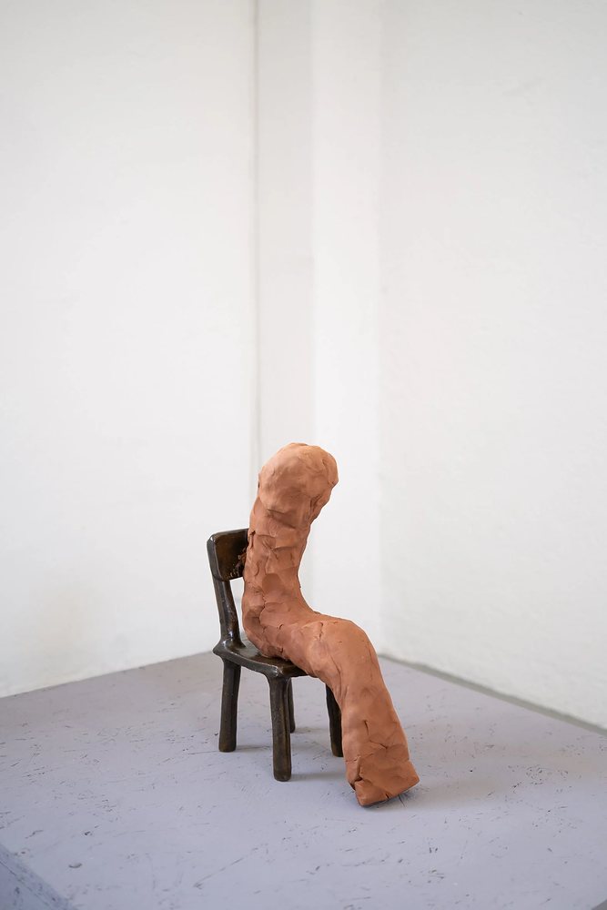 Adrien Chevalley, Ausstellungsansicht JUNO, 2025, Archives Sensibles, Lausanne, courtesy des Künstlers. Foto: Tamarine Schreiber / Archives Sensibles.