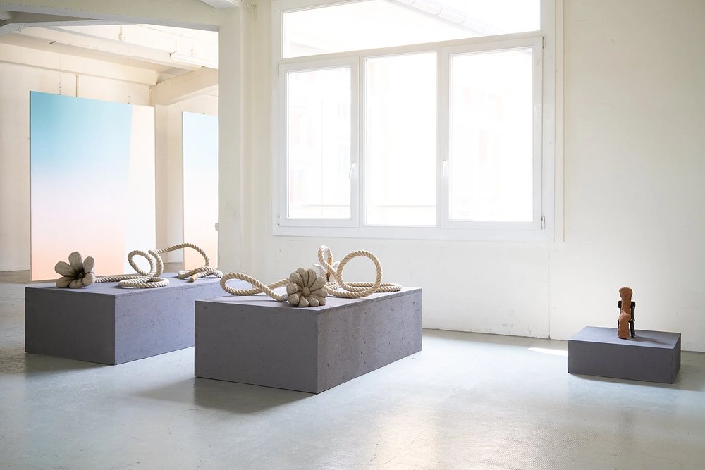 Adrien Chevalley, Ausstellungsansicht JUNO, 2025, Archives Sensibles, Lausanne, courtesy des Künstlers. Foto: Tamarine Schreiber / Archives Sensibles.